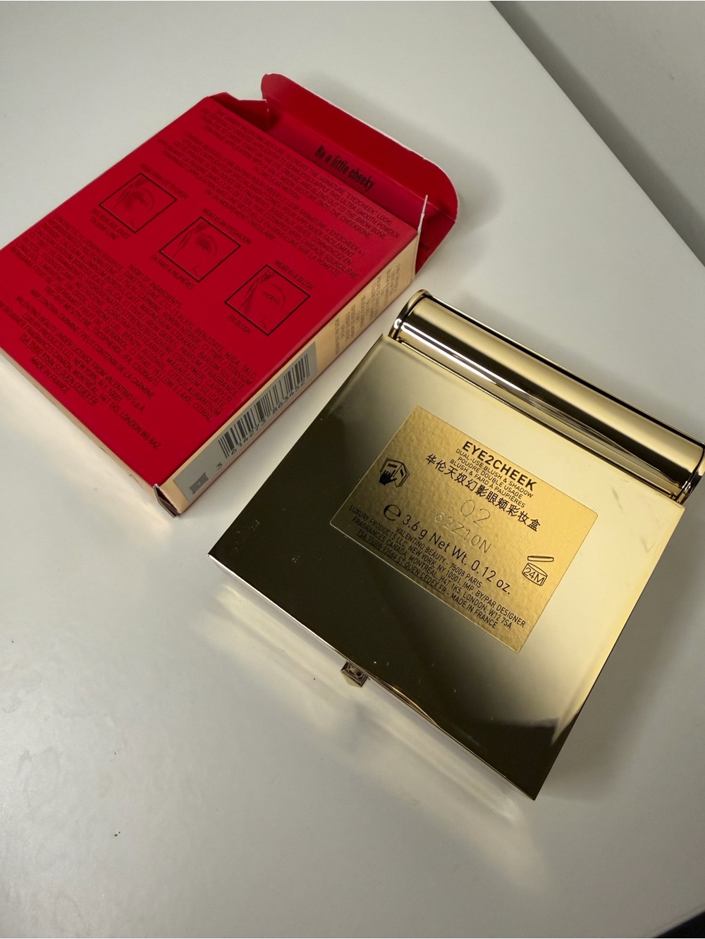 Valentino Eye2Cheek Dual-Use Blush & Eyeshadow — Very Rose 02 - Picture 2 of 5